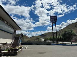 Riverside Motel