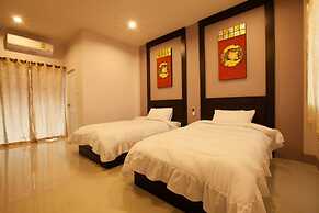 Chiang Kham Grand Villa