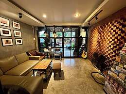 84 Gallery - Hostel