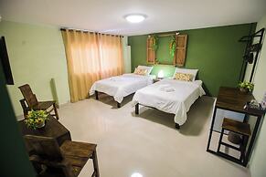 iRoom Boutique House
