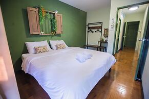 iRoom Boutique House