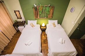 iRoom Boutique House