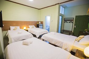 iRoom Boutique House