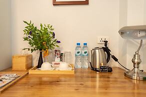 Maneeya Park Residence