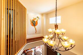 Maneeya Park Residence