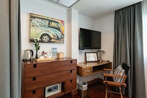 Maneeya Park Residence