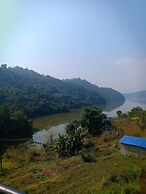 Begnas Lake front guest house