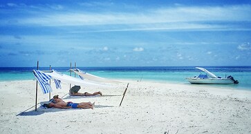 Noovilu Suites Maldives