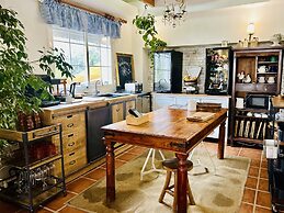 At Home Malaga Stay & Solo Travellers