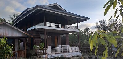 Simeulue Nanik Surfcamp