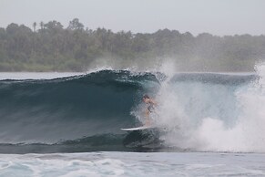 Simeulue Nanik Surfcamp