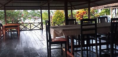 Simeulue Nanik Surfcamp