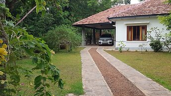 Siriniwasa Villa Induruwa