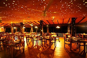 Jungle Village By Thawthisa