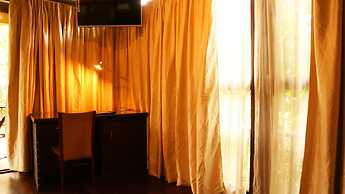 Jungle Village By Thawthisa