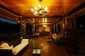 Jungle Village By Thawthisa