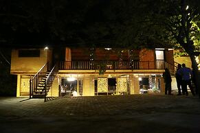 Jungle Village By Thawthisa