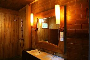 Jungle Village By Thawthisa