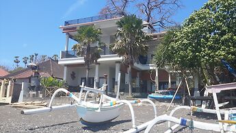 Amed Beach Villa
