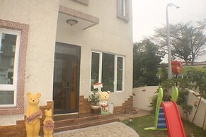 Bear Homestay