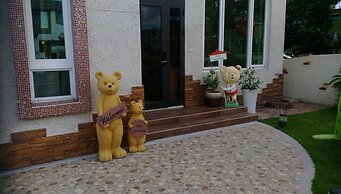 Bear Homestay