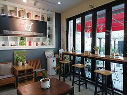 Double D Rooms & Cafe