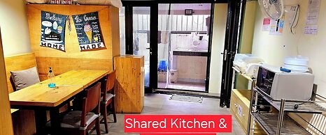 Double D Rooms & Cafe