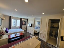 Saigon By Night Luxury Hotel