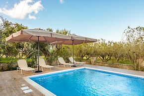 Zante 5 bedroom Villa with private pool and basketball court