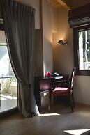 Forest Suites Boutique Hotel