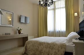 Forest Suites Boutique Hotel