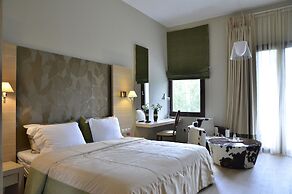 Forest Suites Boutique Hotel