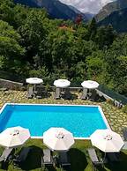 Forest Suites Boutique Hotel