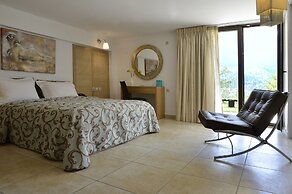 Forest Suites Boutique Hotel