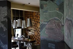 Forest Suites Boutique Hotel