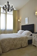 Forest Suites Boutique Hotel