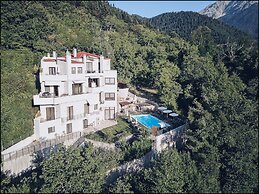 Forest Suites Boutique Hotel