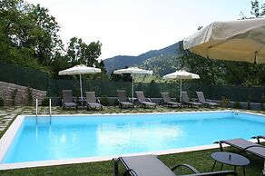 Forest Suites Boutique Hotel