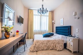 Forest Suites Boutique Hotel