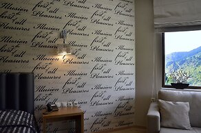 Forest Suites Boutique Hotel