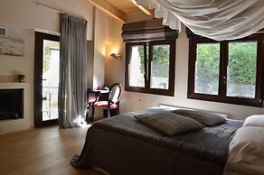 Forest Suites Boutique Hotel