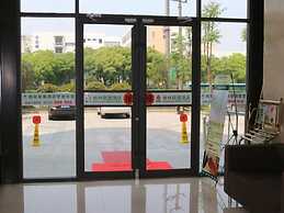 GreenTree Alliance Suzhou Zhangjiagang Huachang Road Bus Station Hotel