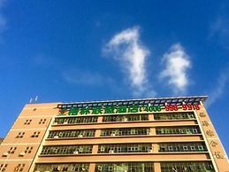 GreenTree Alliance Shenzhen Fuyong Metro Station Hotel