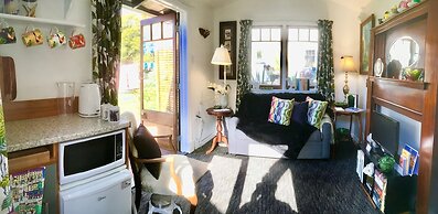 Ah House Nelson City B&B