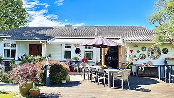 Ah House Nelson City B&B