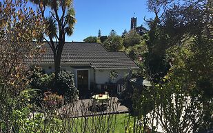 Ah House Nelson City B&B