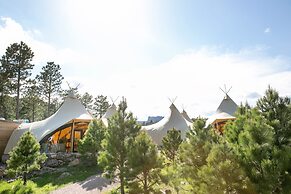 Under Canvas Mount Rushmore