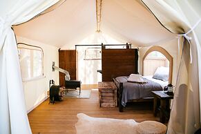 Under Canvas Mount Rushmore