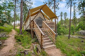 Under Canvas Mount Rushmore