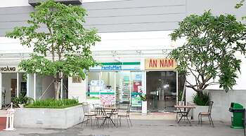 Sunrise City 2BR Luxury SWPool 30th